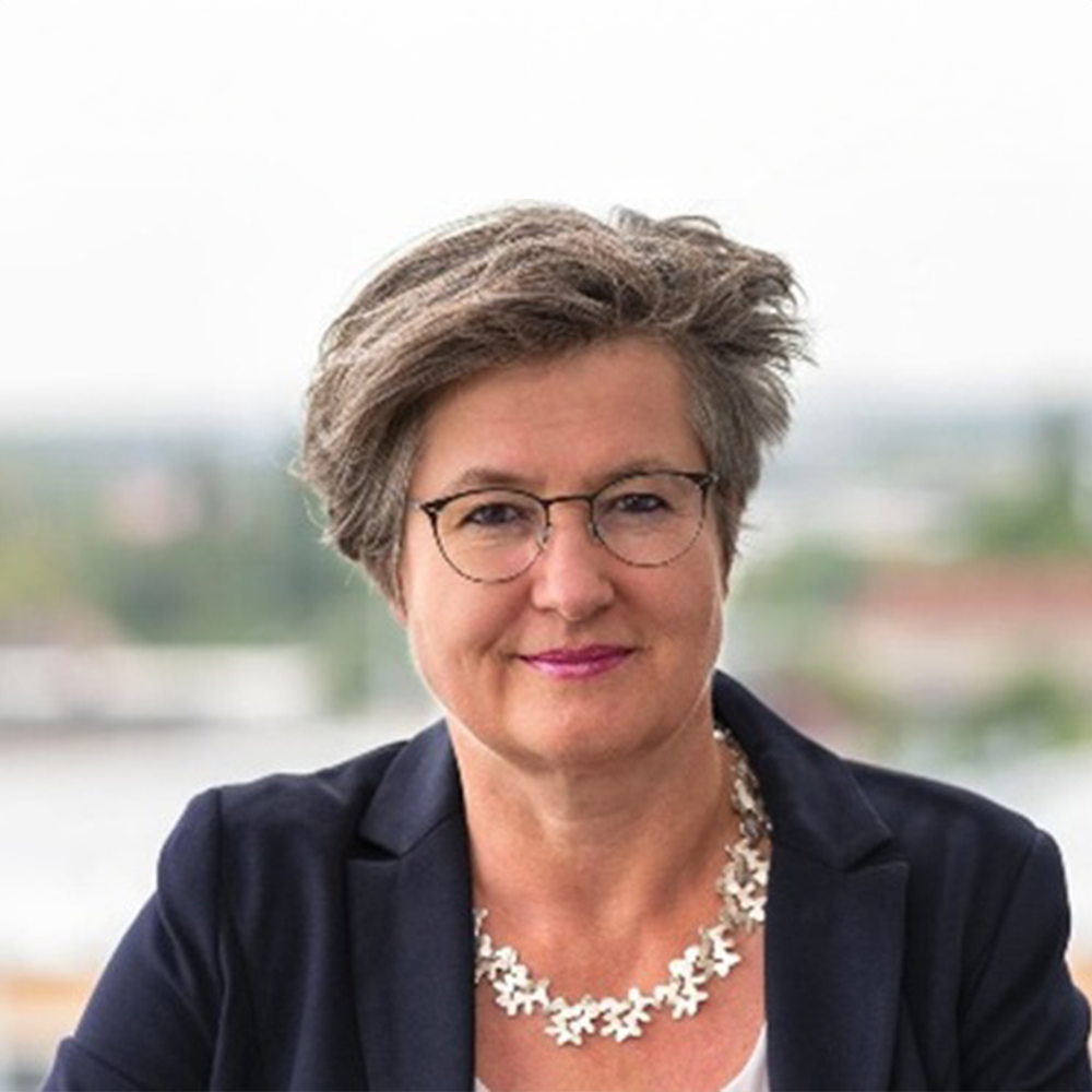 Angela Papenburg, wirtschaftsseitige Vorsitzende SCHULEWIRTSCHAFT Deutschland