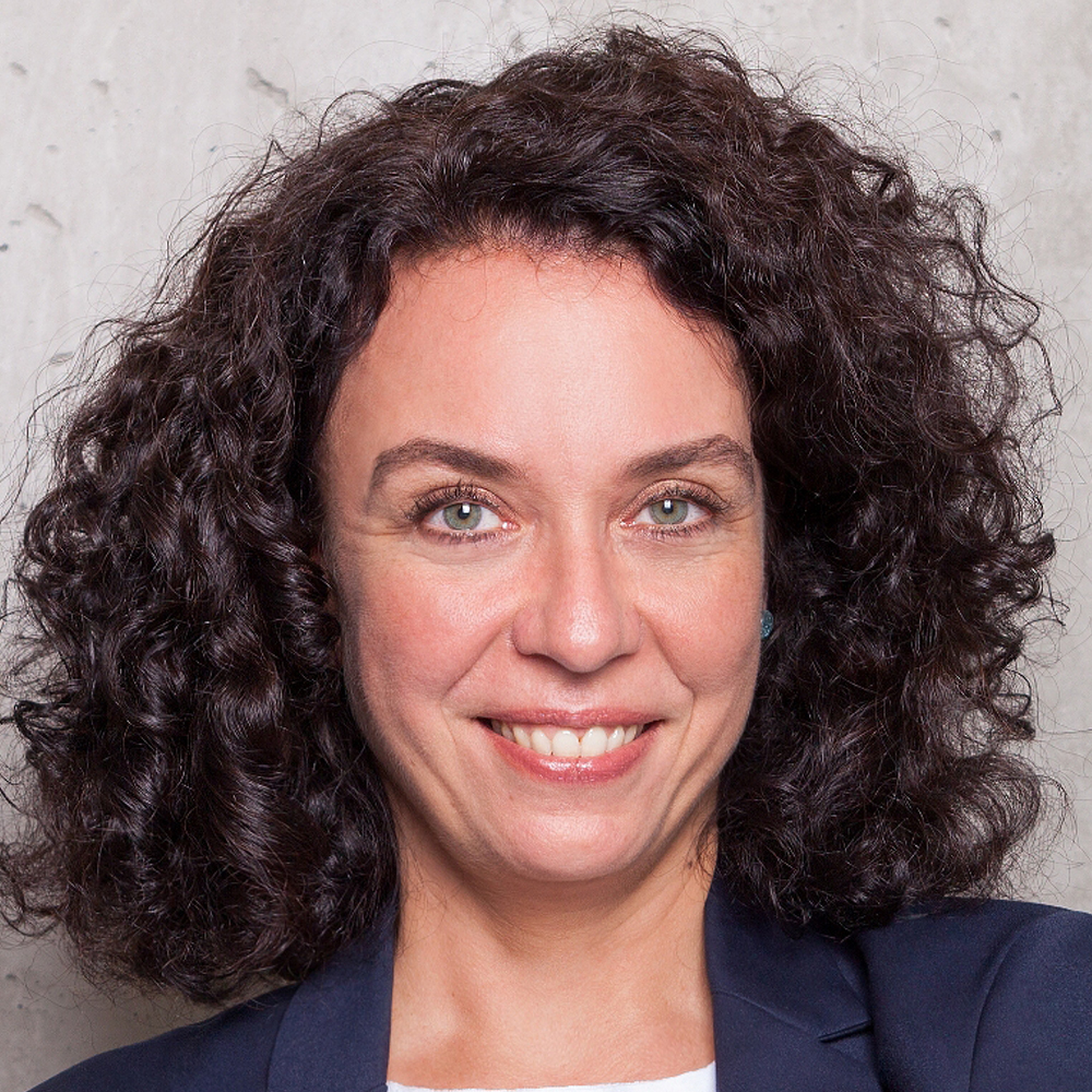 Portrait Dr. Julia Kropf - Moderatorin - ©Anna Wasilewski